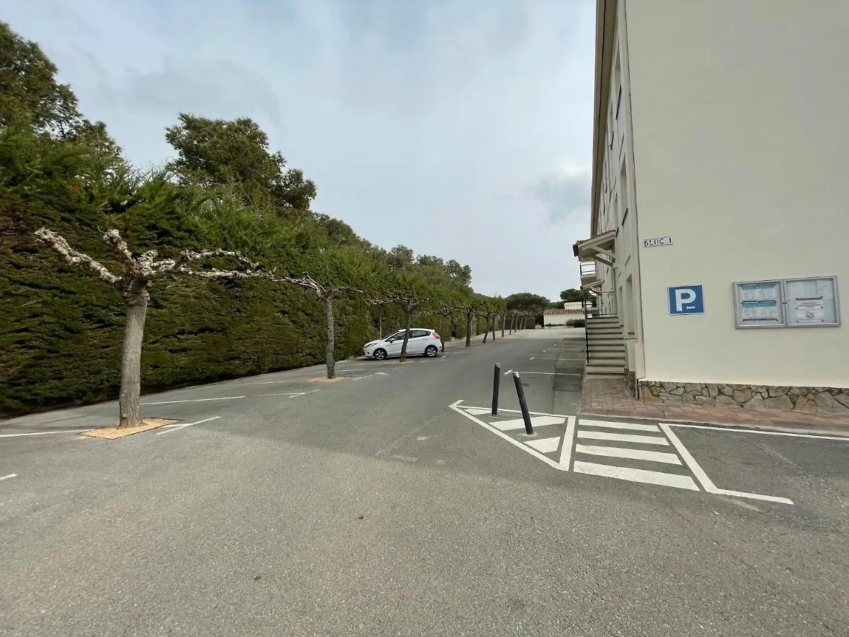 Apartament Amb Piscina I Aparcament - Baixos Amb Jardinet Calella De Palafrugell Spain