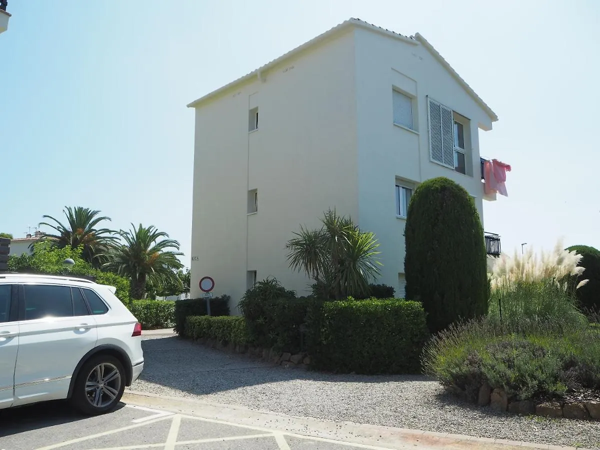 Apartment Apartament Amb Piscina I Aparcament - Baixos Amb Jardinet Calella De Palafrugell Spain