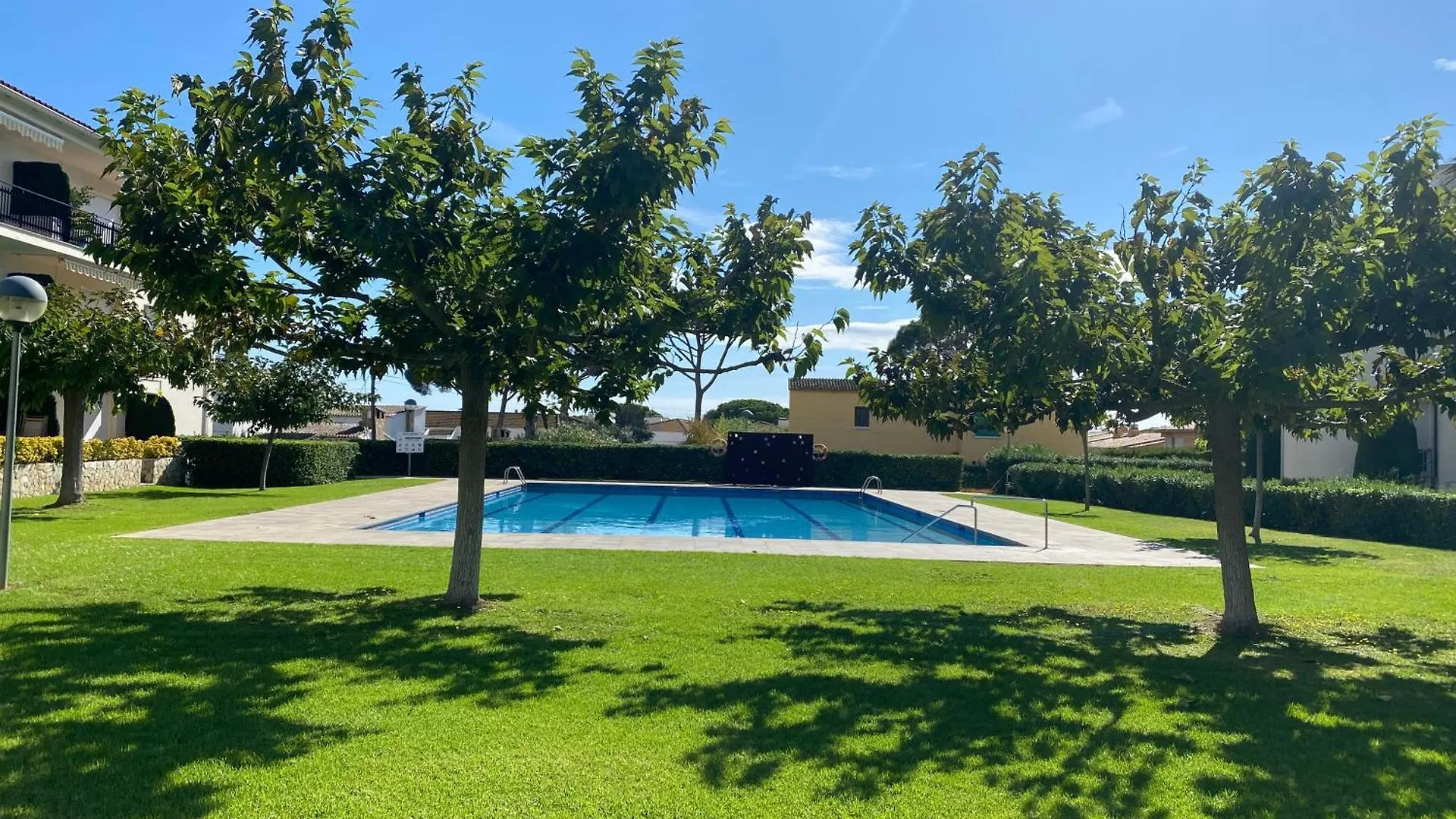 Apartament Amb Piscina I Aparcament - Baixos Amb Jardinet Calella De Palafrugell Apartment