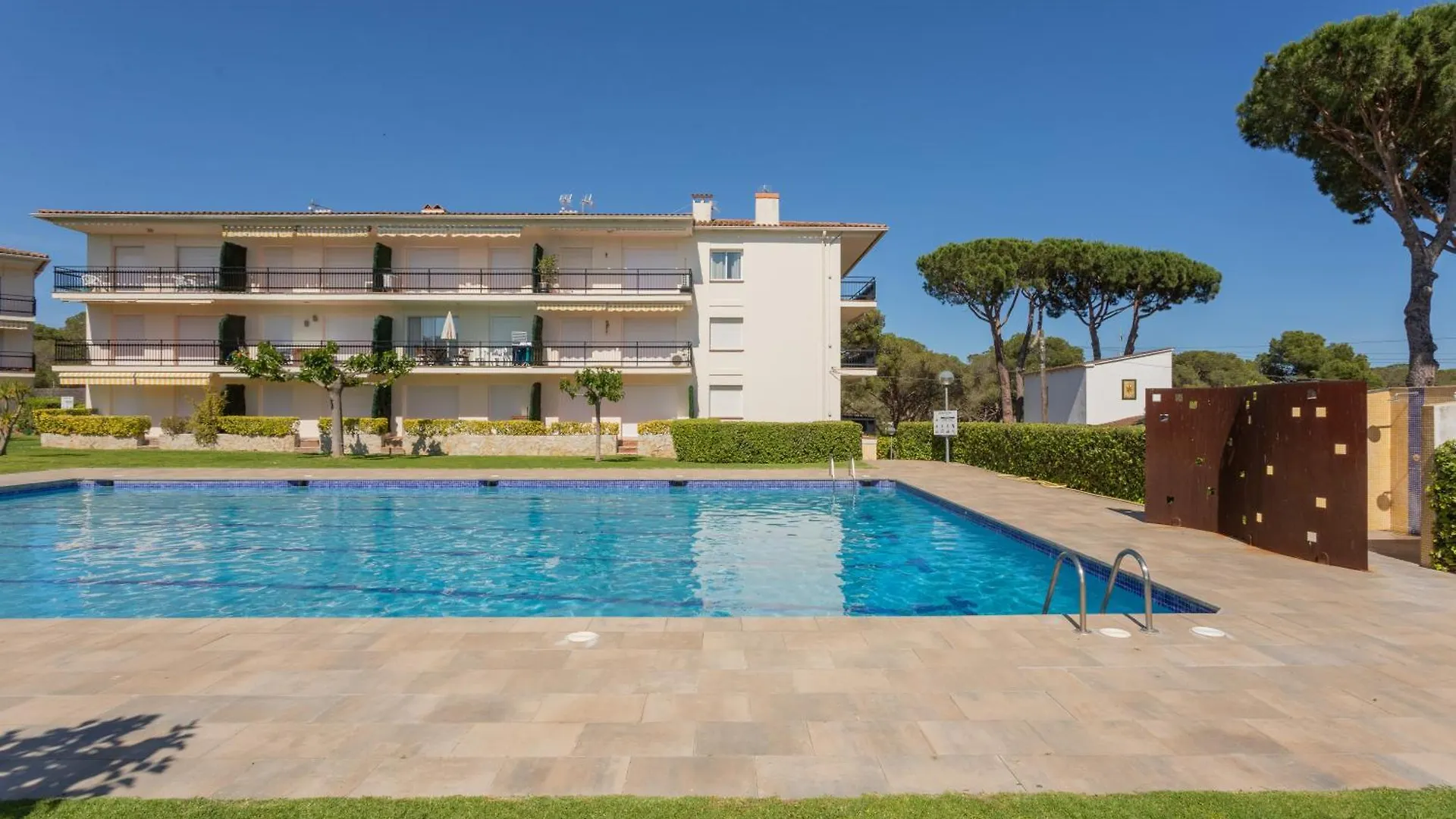Apartament Amb Piscina I Aparcament - Baixos Amb Jardinet Calella De Palafrugell Apartment