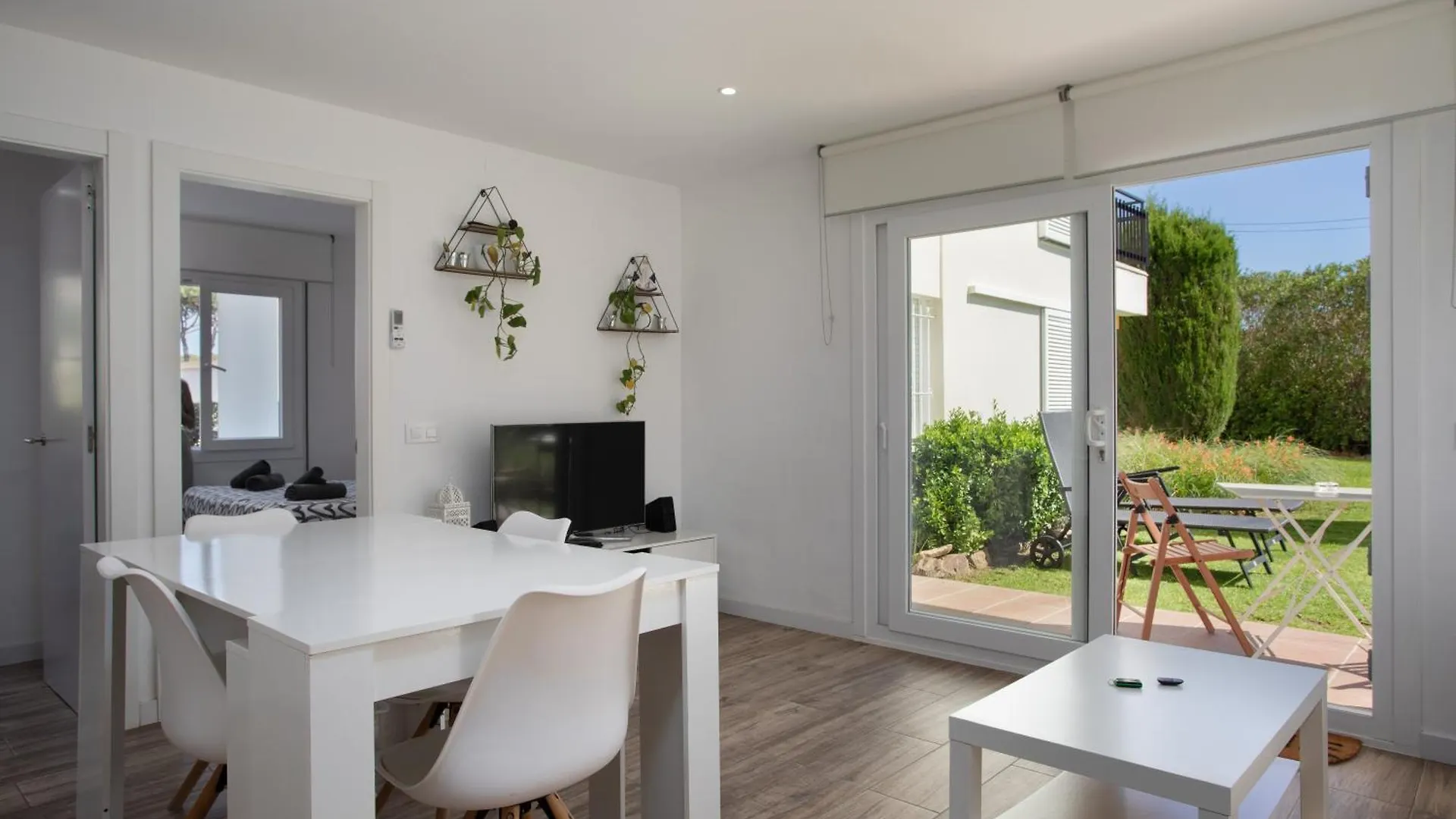 Apartament Amb Piscina I Aparcament - Baixos Amb Jardinet Calella De Palafrugell 0*,  Spain