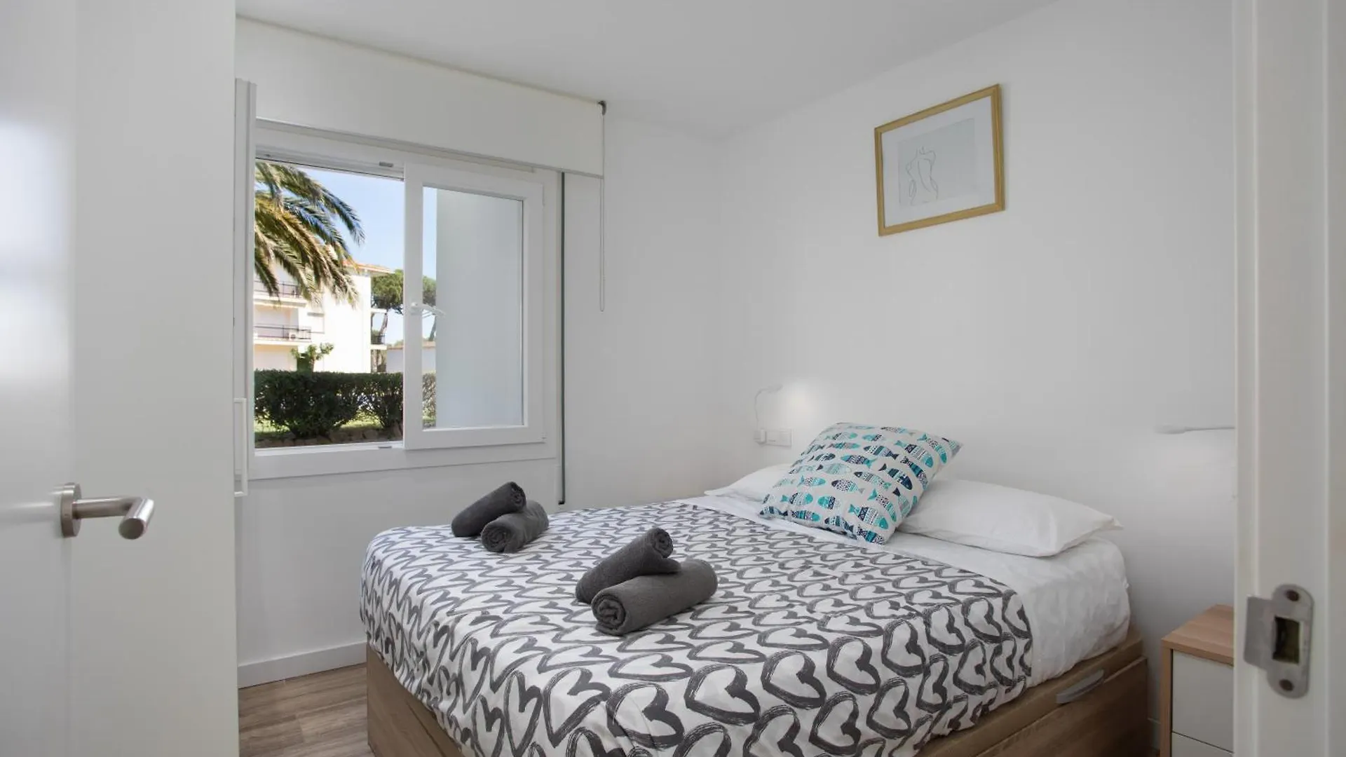 Apartment Apartament Amb Piscina I Aparcament - Baixos Amb Jardinet Calella De Palafrugell Spain