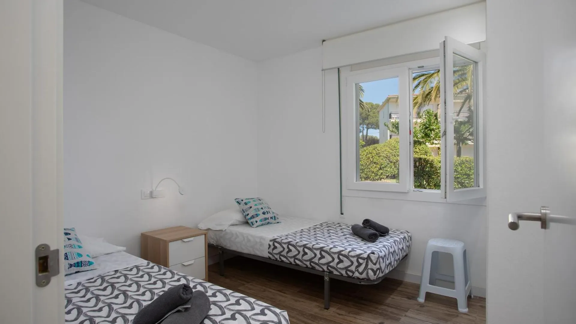 Apartment Apartament Amb Piscina I Aparcament - Baixos Amb Jardinet Calella De Palafrugell